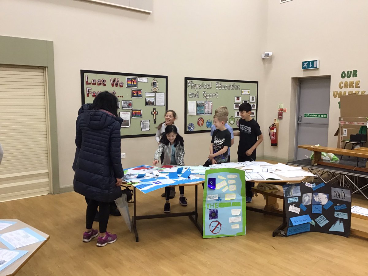 MrsMellingLCP's tweet image. Year 6 were brilliant experts during their class showcase on Friday! They impressed all the parents and governors with their knowledge and understanding of life in the polar regions and adaptations! @Cornerstonesedu @HeadteacherL @MrHoughtonLCP #frozenkingdom #expertknowledge