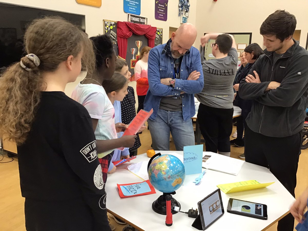 MrsMellingLCP's tweet image. Year 6 were brilliant experts during their class showcase on Friday! They impressed all the parents and governors with their knowledge and understanding of life in the polar regions and adaptations! @Cornerstonesedu @HeadteacherL @MrHoughtonLCP #frozenkingdom #expertknowledge