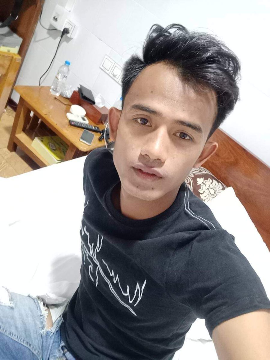 Kok46166430's tweet photo. ဒီညအတြတ္ကိုယ္​ပိုင္​hd​ေလၾကည္​ျခင္​းဘူးလား https://t.co/PowdVsjpnq