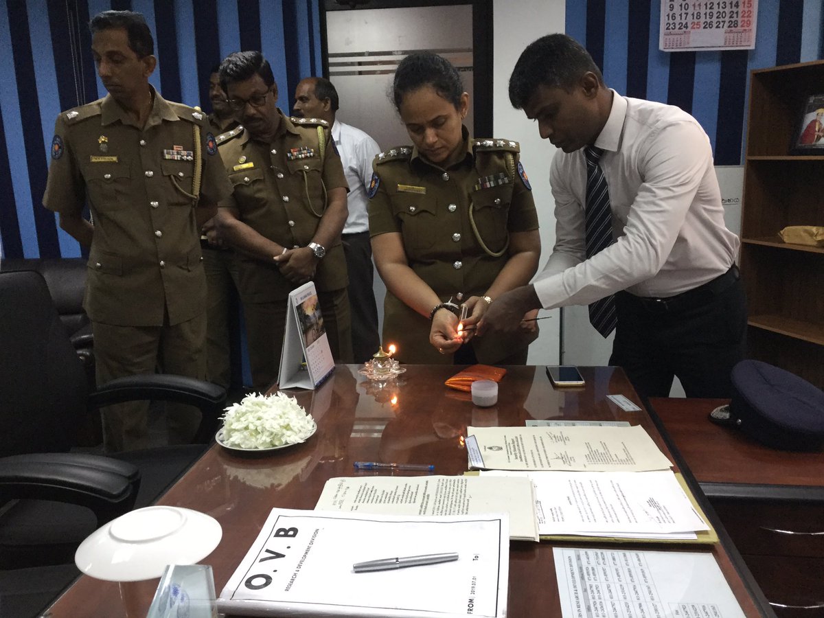NevindieG's tweet photo. @renukajayasundara is assuming her duties as SSP at the Research and Development division of Police department of @Srilanka . This achievement is not only for her but to all the other women.
#overcomediscrimination
#itsyourright
#goforwardasyouare
#StandUp4HumanRights https://t.co/I1rOfKRxT1