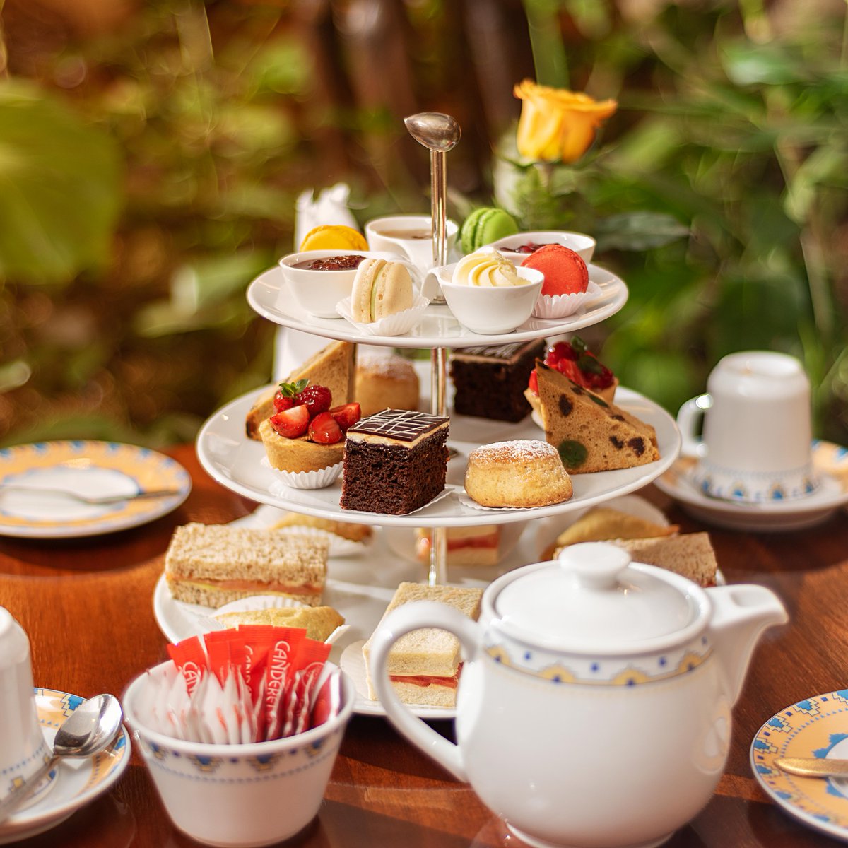 SerenaNairobi's tweet image. 'Tis the season of giving, so get into the spirit. We've got a table reserved for you &amp;amp; a friend for a festive #afternoontea at the Bambara Lounge. You can expect festive cakes, ginger bread biscuits, macaroons all washed down with your favorite sparkling wine, tea or coffee 😊