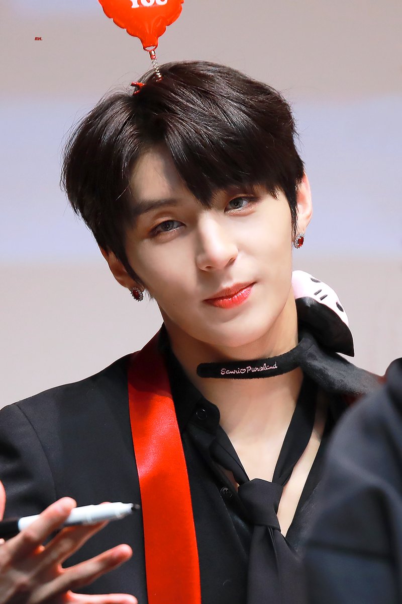 RabbitHouse731's tweet photo. 191201 #골든차일드 #와이 #최성윤 #성윤 #해바와기 https://t.co/JKs49NvlmE