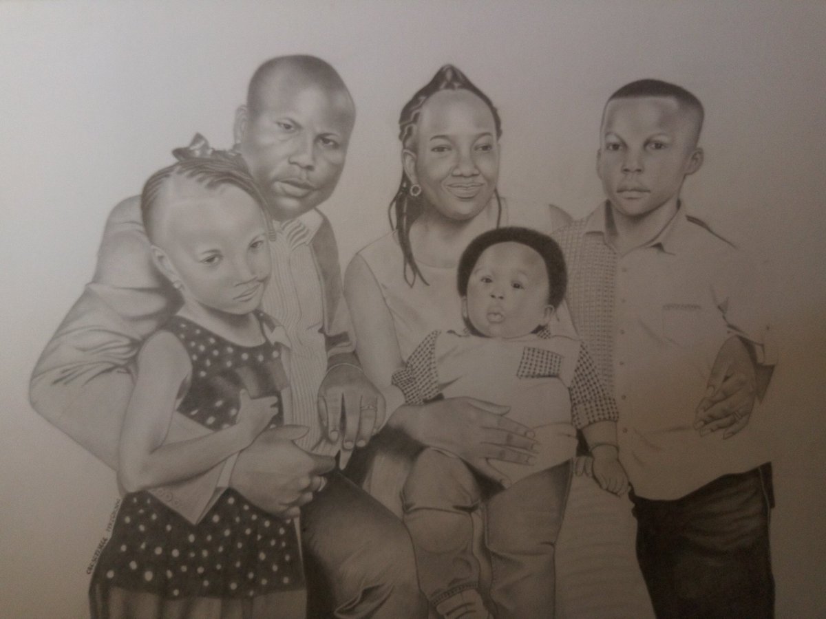 IykeGolden's tweet photo. #art #naija #naijagospelchart #nigerianartist #pencilart #family #people #creativityday2019 https://t.co/k2ZXabonc3