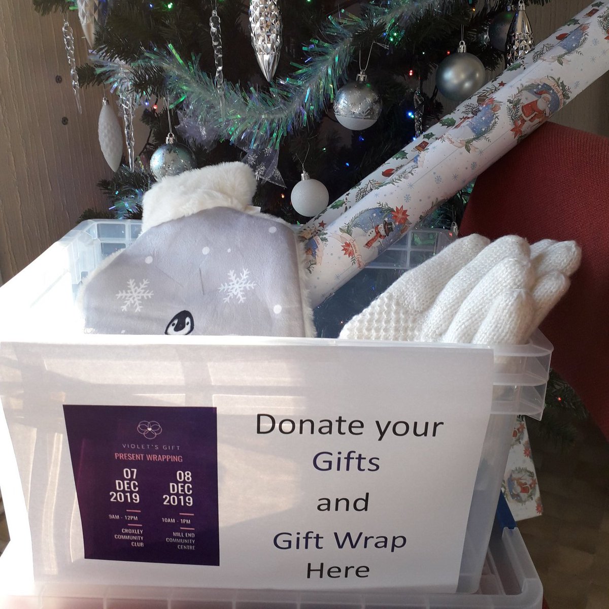 CroxleyGreenPC's tweet photo. You can drop off your gifts or gift wrap donations for Violet's Gift at the Parish Council Office, Community Way up until Friday 6th December #Croxleygreen https://t.co/SAHsX4Bygi