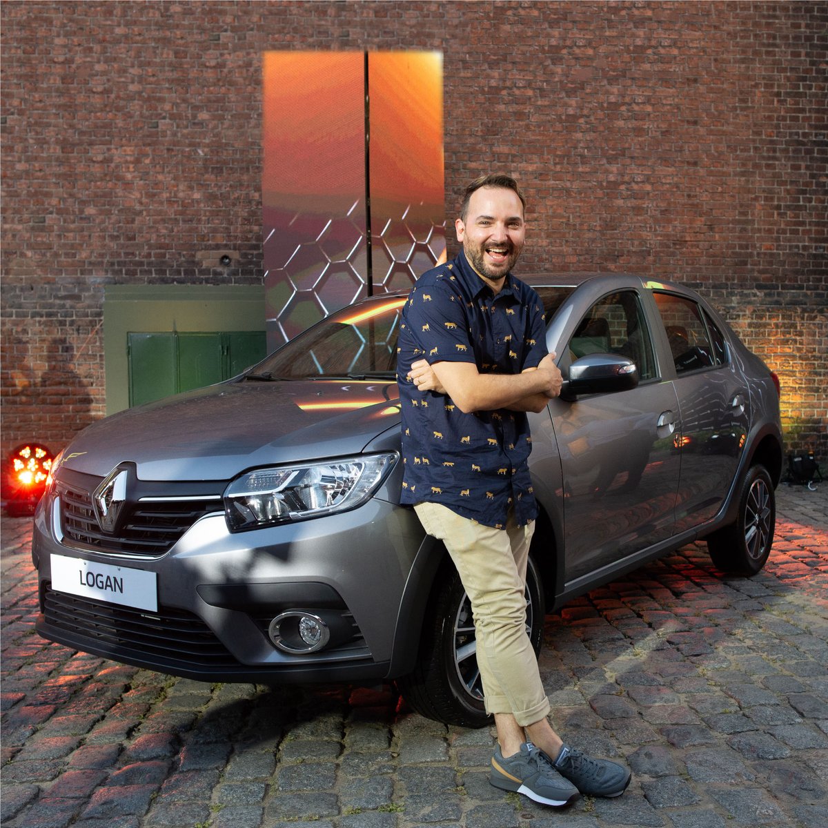 Comenzamos Diciembre con los nuevos modelos #Renault, y junto a estas celebridades 📸✨⬇️
#ParaTodoLoQueSos

#RenaultSandero #RenaultLogan #RenaultStepway