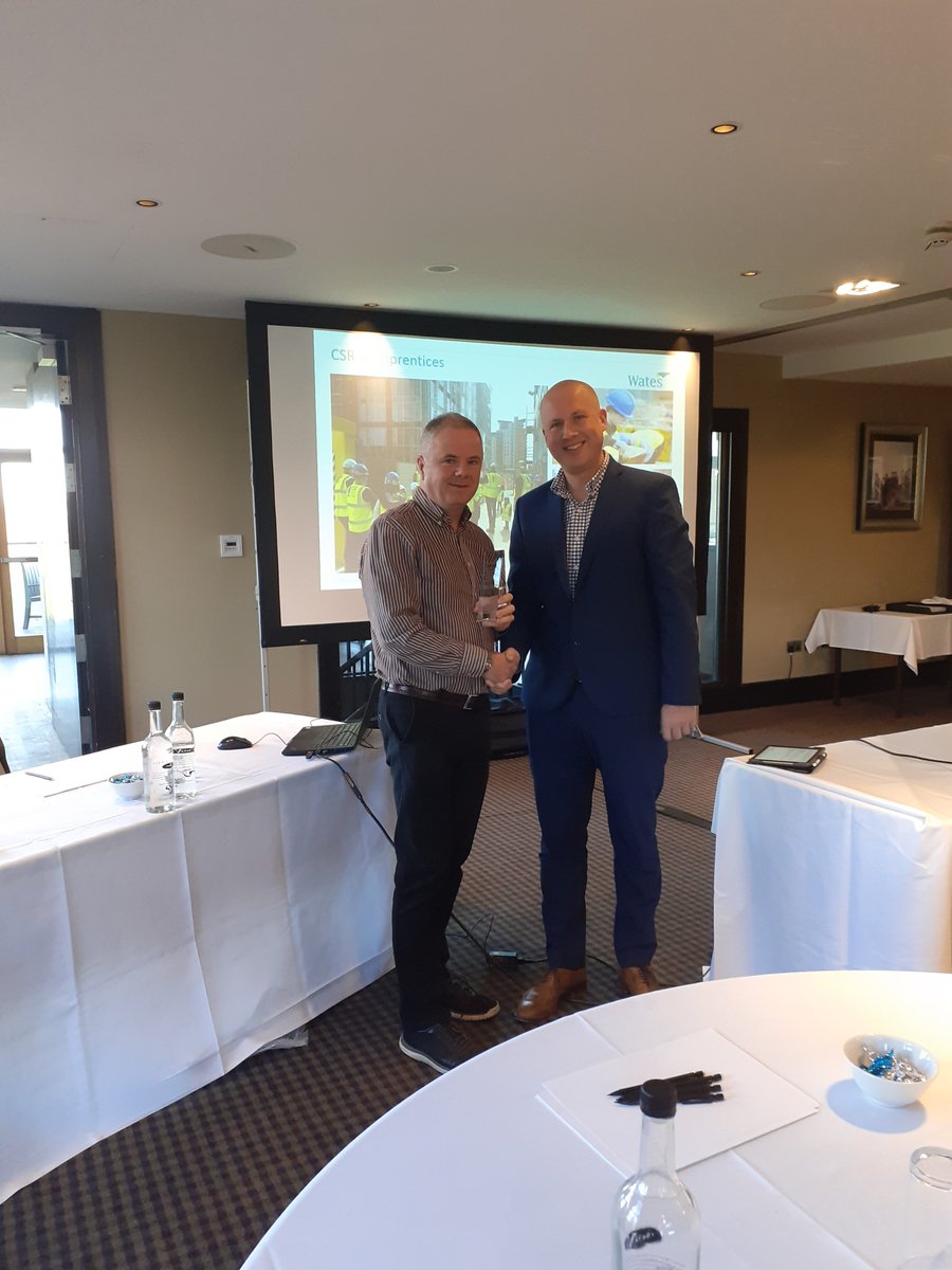 Congratulations to @HCJoinery collecting the Highly Commended Quality Award at our #SupplyChainDirectors event. Thank you for your continued efforts! @WatesGroup @davidwingers @leedsprecon @km_mcgrory @MatthiasNeil @JaynespencerC #SupplyChainAwards #CloserToFewer #SaferTogether