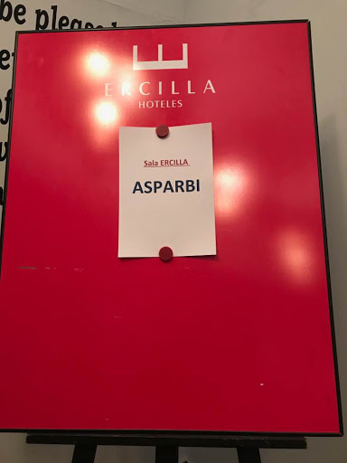 deustoNeuroLab's tweet photo. ¡Muchas gracias a @ASPARBI por invitarnos a la comida del Día del #Socio/a el pasado #viernes! Fue un placer estar allí con tod@s vosotr@s. #Zorionak de nuevo a Begoña, que celebra su 25º aniversario como presidenta de la #Asociación.

#Parkinson #Parkinsons https://t.co/jGUYhV8kRs