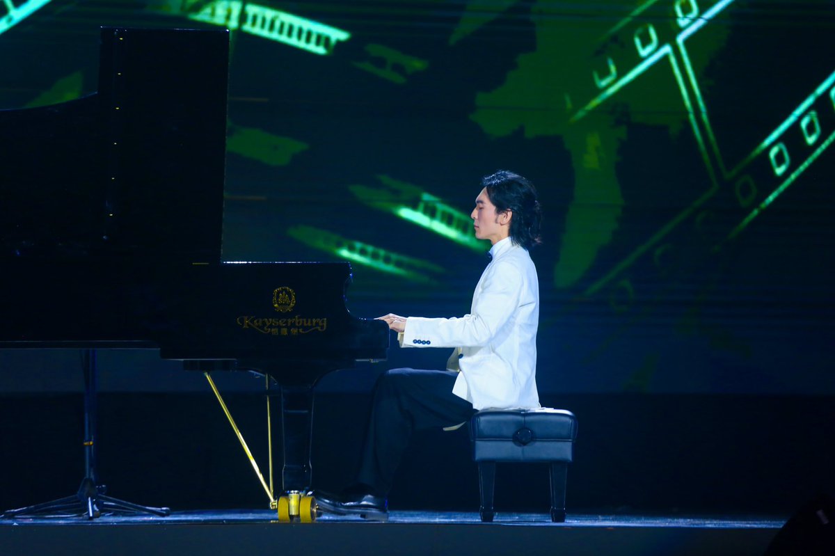 Muye_Wu's tweet photo. I have watched this  movie more than 20 times. Last night at the opening ceremony of the Hainan international film festival I paid tribute to it. Do you know which movie it is? @explorehainan #thelegendof1900 https://t.co/lVkV9pT8HK