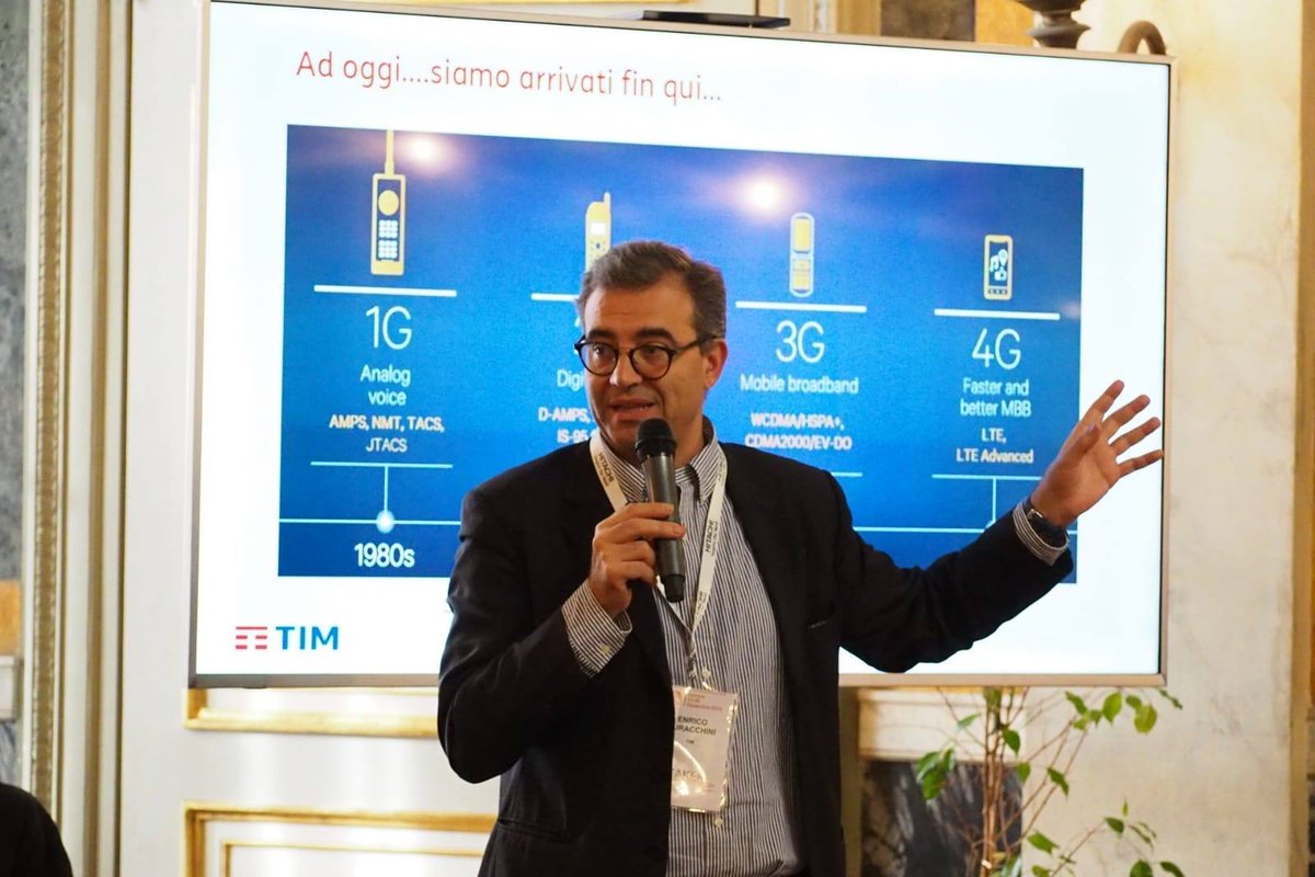 TIM_Enterprise's tweet photo. Tecnologia e innovazione sono state le protagoniste della #GenovaSmartWeek. Per #TIM #ElisabettaRomano, #EnricoBuracchini e #RobertoGavazzi hanno parlato di #5G, rigenerazione urbana ed economia circolare. Guarda le foto dell'evento! https://t.co/AoSL210btq