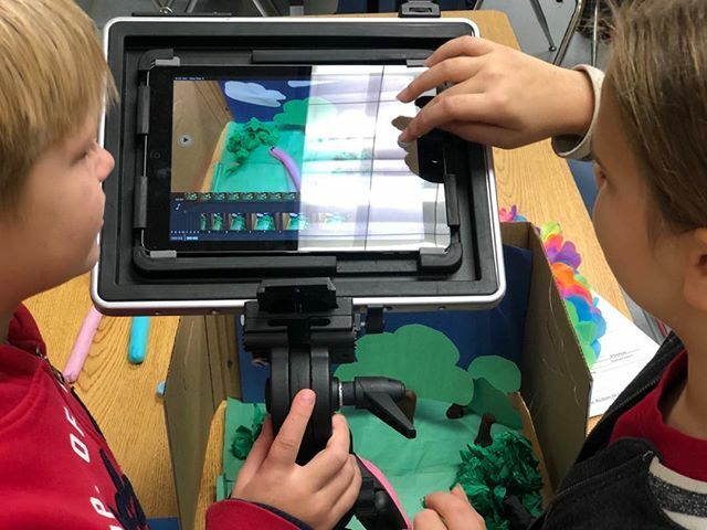 EYEExpressVideo's tweet image. iPad Movie club with @arlington_media  at Waples Mill Elementary School. The creation of “Sally the Worm.” This is the forest scene.