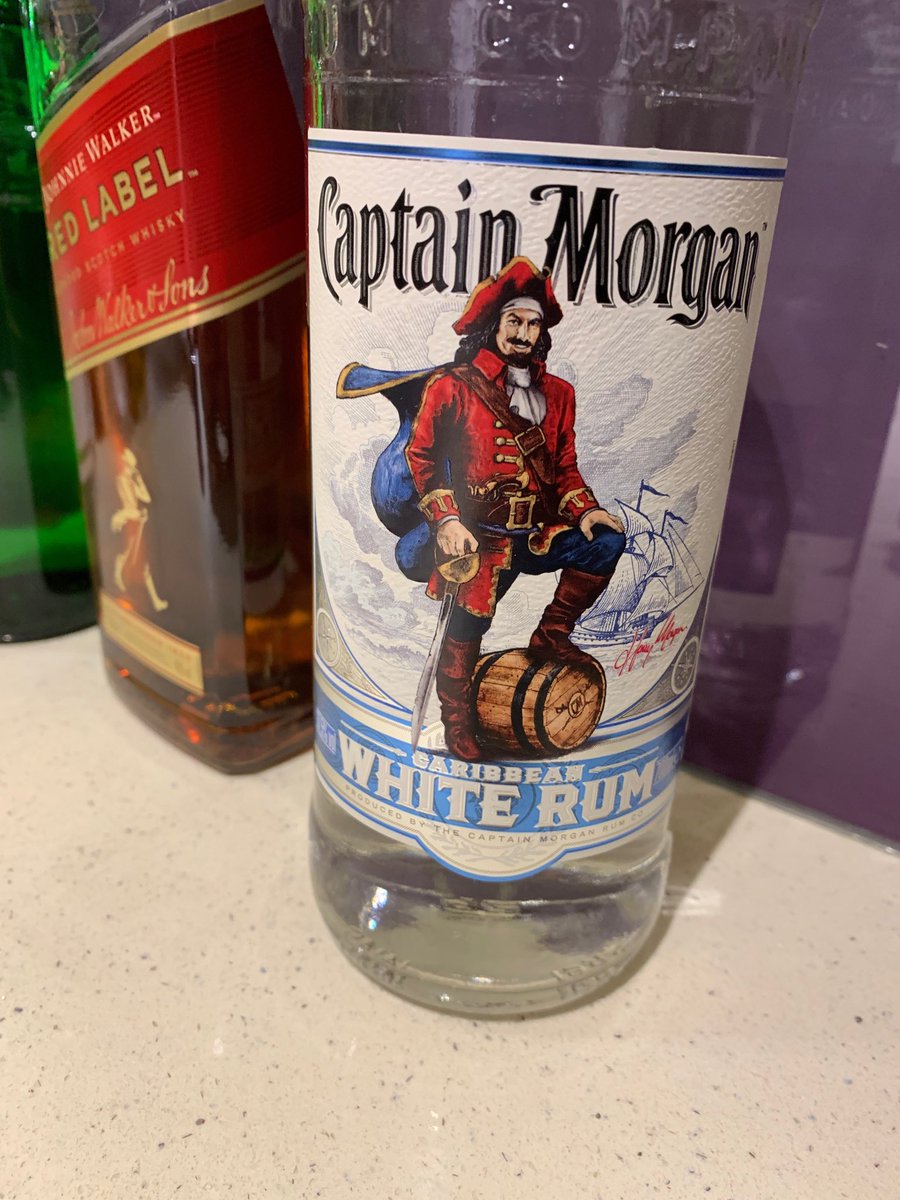 ⁦<a href="/Noble67Allan/">Allan Noble</a>⁩ . Business lounge in the Hyatt, Dubai. Met this old fellow!!!!!!!!!!!