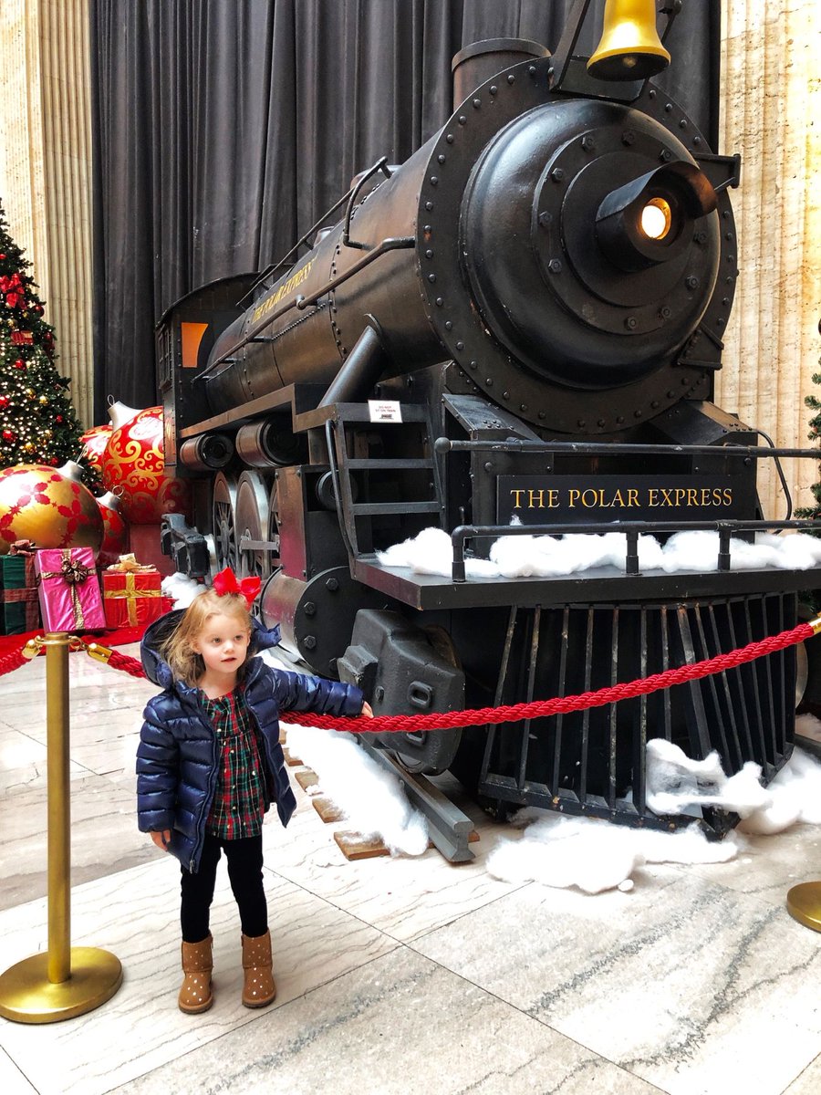 GoldCoastGirl__'s tweet photo. NEW POST >> NOVEMBER LIFE LATELY >> https://t.co/sE9PH2DPmN >> @santababybar @WaldorfAstoria @RiverRoastChi #chicagoblog #chicago #chicagoblogger https://t.co/zRS7fzBPCf