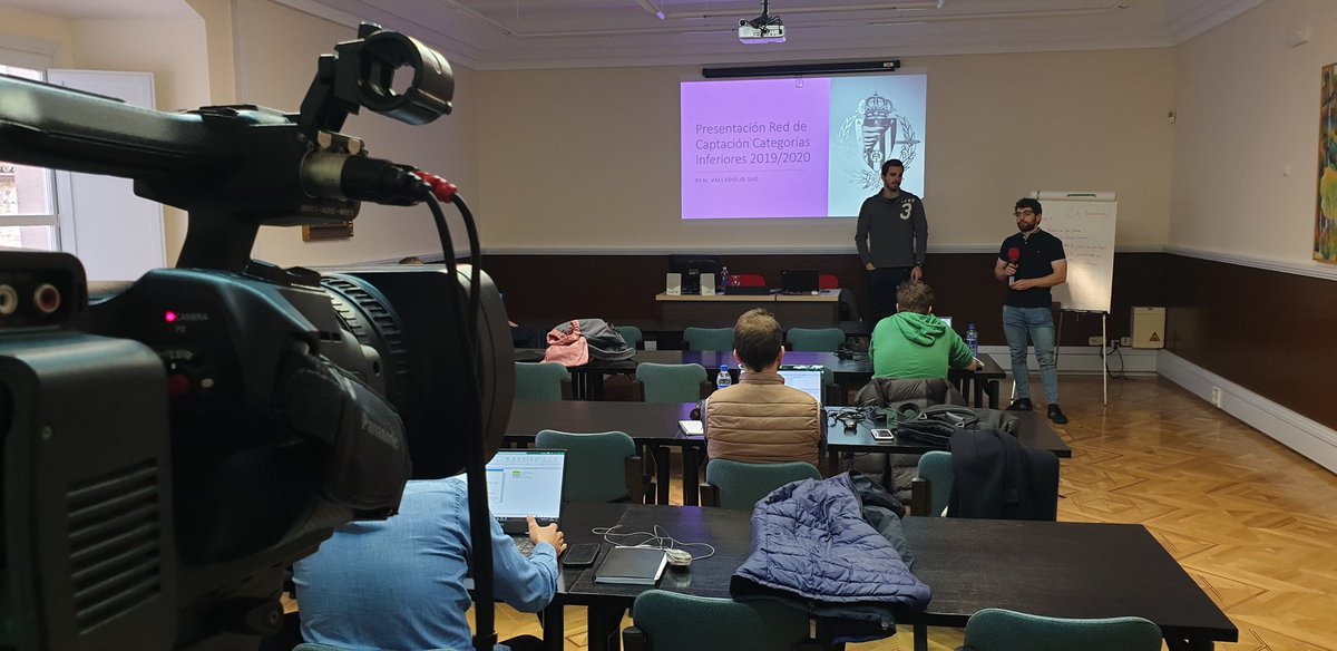 Este lunes en el curso @fungeuva #BigData #Deporte #futbol 🗣 #javiersuarez <a href="/realvalladolid/">Real Valladolid C.F.</a> hablará de red de captación de categorías inferiores y como <a href="/tableau/">Tableau</a> ayuda en el día a dia.
👉 inscripciones abiertas nueva edición!