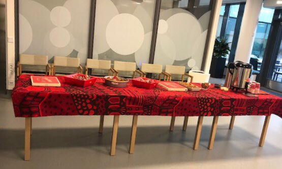 #saattohoitopakkaus #saattohoito #Espoo yksikköömme henkilökunta, vapaaehtoiset, potilaat ja sairaalan johto - hiljenimme tänään hetkeksi joulutynnelmaan Petri Laaksosen konsertissa Villa Glimsissa