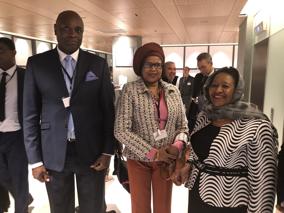 serge_bounda's tweet photo. Glad to represent @UNFPA at the #Donorconference for #Comoros in #Paris. #Health, including #maternalneonatalhealth & #UHC are among key sectors to be funded. Important pledges for health done by #UAE, @AfDB_Group, @AFD_France, @_AfricanUnion, @One_UN_Comoros @JulittaOnabanjo https://t.co/GZHWViDQXw