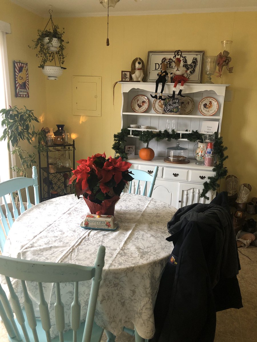 AOTasco's tweet photo. It’s Christmas time in the Tasco household!! Everyone’s getting in the spirit ❤️🎄 https://t.co/ZZhnnIdXiG