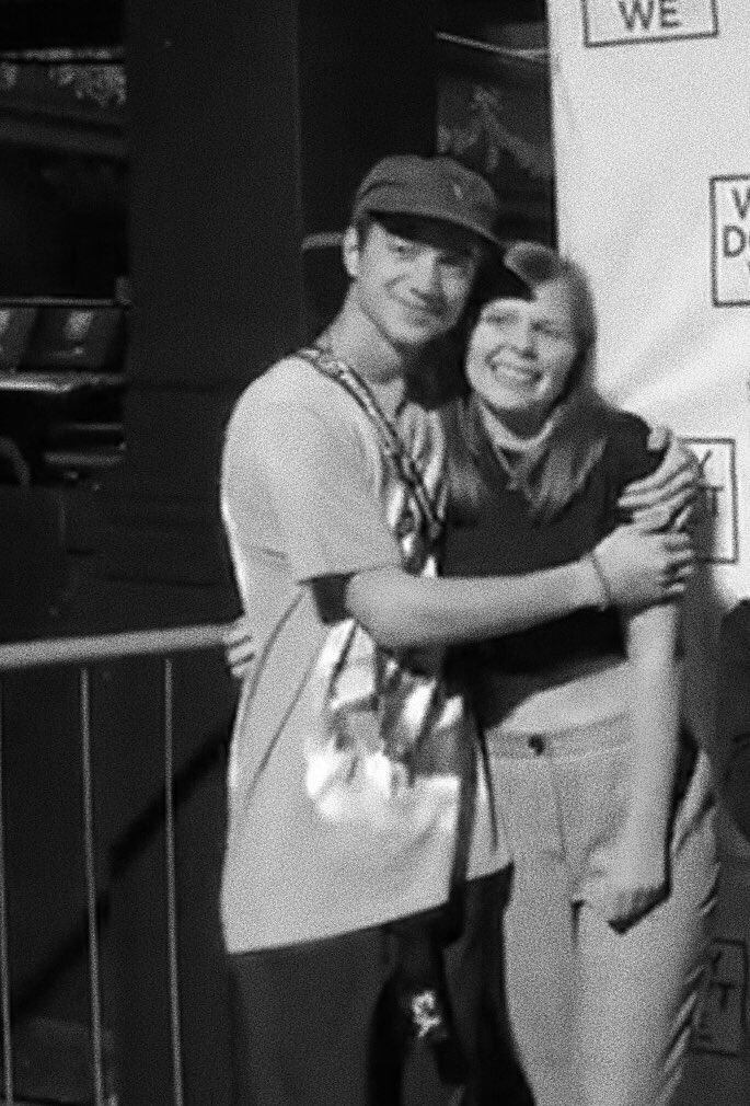 talkfxst's tweet photo. miss u #selfiefordaniel https://t.co/9A4Ltb4FyK