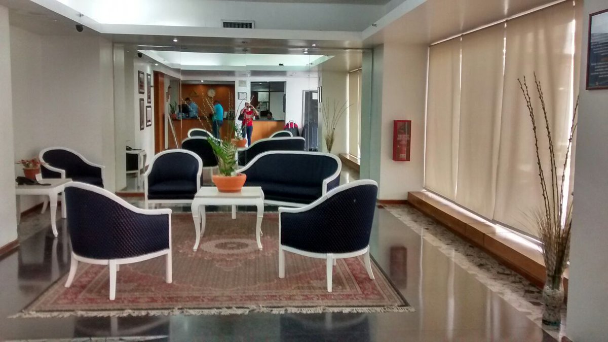 HCumberland's tweet photo. RESERVA EN TU HOTEL CARACAS CUMBERLAND EN ESTAS NAVIDADES - https://t.co/B7hX5XNn7q https://t.co/UhrdkkHHeT