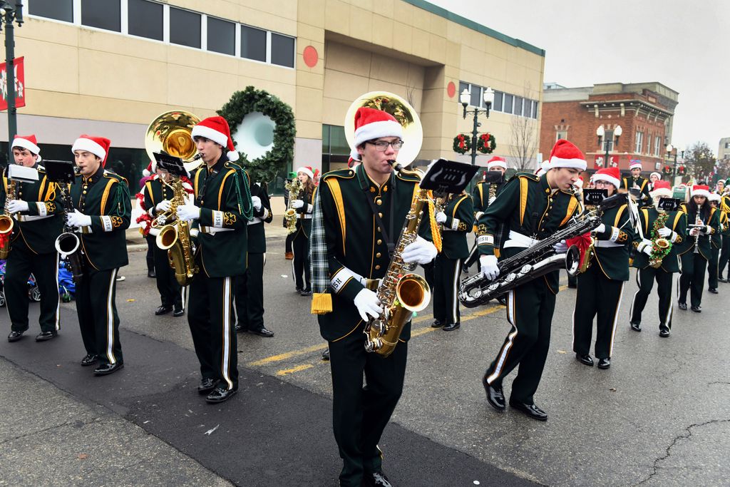 Holiday Extravaganza tweet media