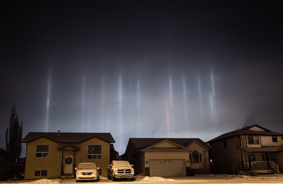 dartanner's tweet image. A few more of the epic #LightPillars from the day before yesterday in Blackfalds Alberta #teamtanner #ShareYourWeather @treetanner @weathernetwork @mark_tarello @mikesobel @WeatherNation @StormHour @TiffanyGlobal @MeredithFrost @breakingweather