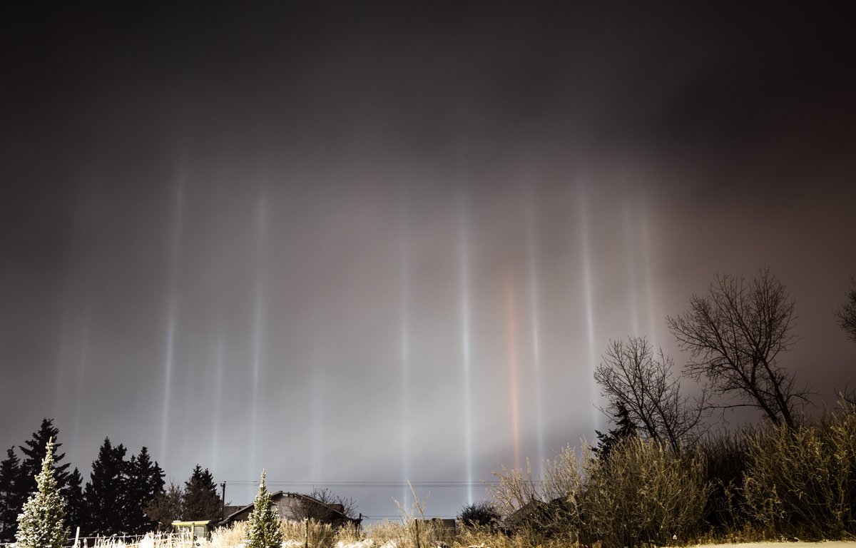 dartanner's tweet image. A few more of the epic #LightPillars from the day before yesterday in Blackfalds Alberta #teamtanner #ShareYourWeather @treetanner @weathernetwork @mark_tarello @mikesobel @WeatherNation @StormHour @TiffanyGlobal @MeredithFrost @breakingweather