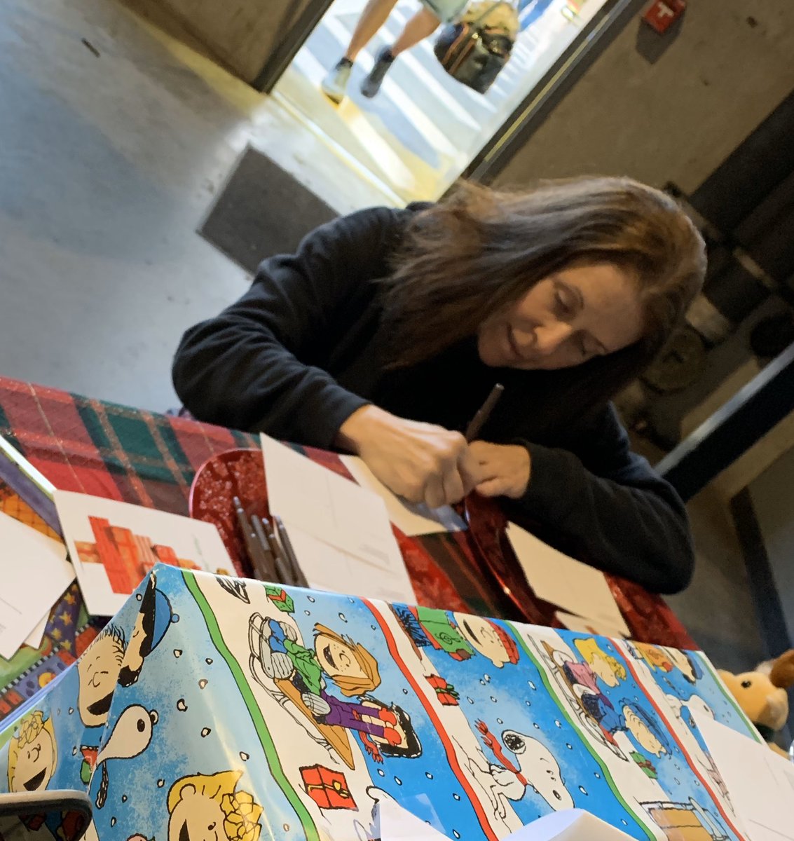 Edie Chambers (@edie4gzus) on Twitter photo Writing our #PeakSafetyPromises to our loved ones this week 💙⛄️🌲💌📦 #MostImportantStop #HolidayPostCard #StayCalmHaveFun #MomsLoveCards <a href="/jrindafernshaw/">Fern Shaw</a> <a href="/espeirs_liz/">Liz Speirs</a> <a href="/taylo056/">Scott Taylor</a> <a href="/LKMartinUPS0392/">L.Martin</a> <a href="/zalewski_matt/">Matt Zalewski</a> <a href="/melirere/">Melinda Herrera</a> <a href="/HR_Christine/">Christine Castaldi</a> <a href="/hrbobbyups/">Bobby Esquivel</a> <a href="/DEncaladeUPS/">Don Encalade</a> <a href="/langlang619/">Chris Lang</a> Writing our #PeakSafetyPromises to our loved ones this week 💙⛄️🌲💌📦 #MostImportantStop #HolidayPostCard #StayCalmHaveFun #MomsLoveCards <a href="/jrindafernshaw/">Fern Shaw</a> <a href="/espeirs_liz/">Liz Speirs</a> <a href="/taylo056/">Scott Taylor</a> <a href="/LKMartinUPS0392/">L.Martin</a> <a href="/zalewski_matt/">Matt Zalewski</a> <a href="/melirere/">Melinda Herrera</a> <a href="/HR_Christine/">Christine Castaldi</a> <a href="/hrbobbyups/">Bobby Esquivel</a> <a href="/DEncaladeUPS/">Don Encalade</a> <a href="/langlang619/">Chris Lang</a>