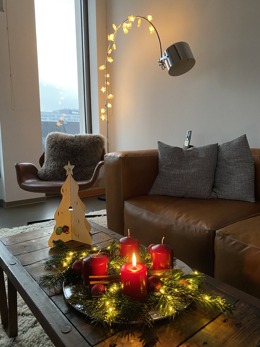 Weihnachtlich? Können wir hier bei ressourcenmangel Düsseldorf! 🤩 Und falls ihr noch einen Adventskalender braucht - checkt mal <a href="/24guteTaten/">24guteTaten e.V.</a>! #rsmDUS #change2gyle