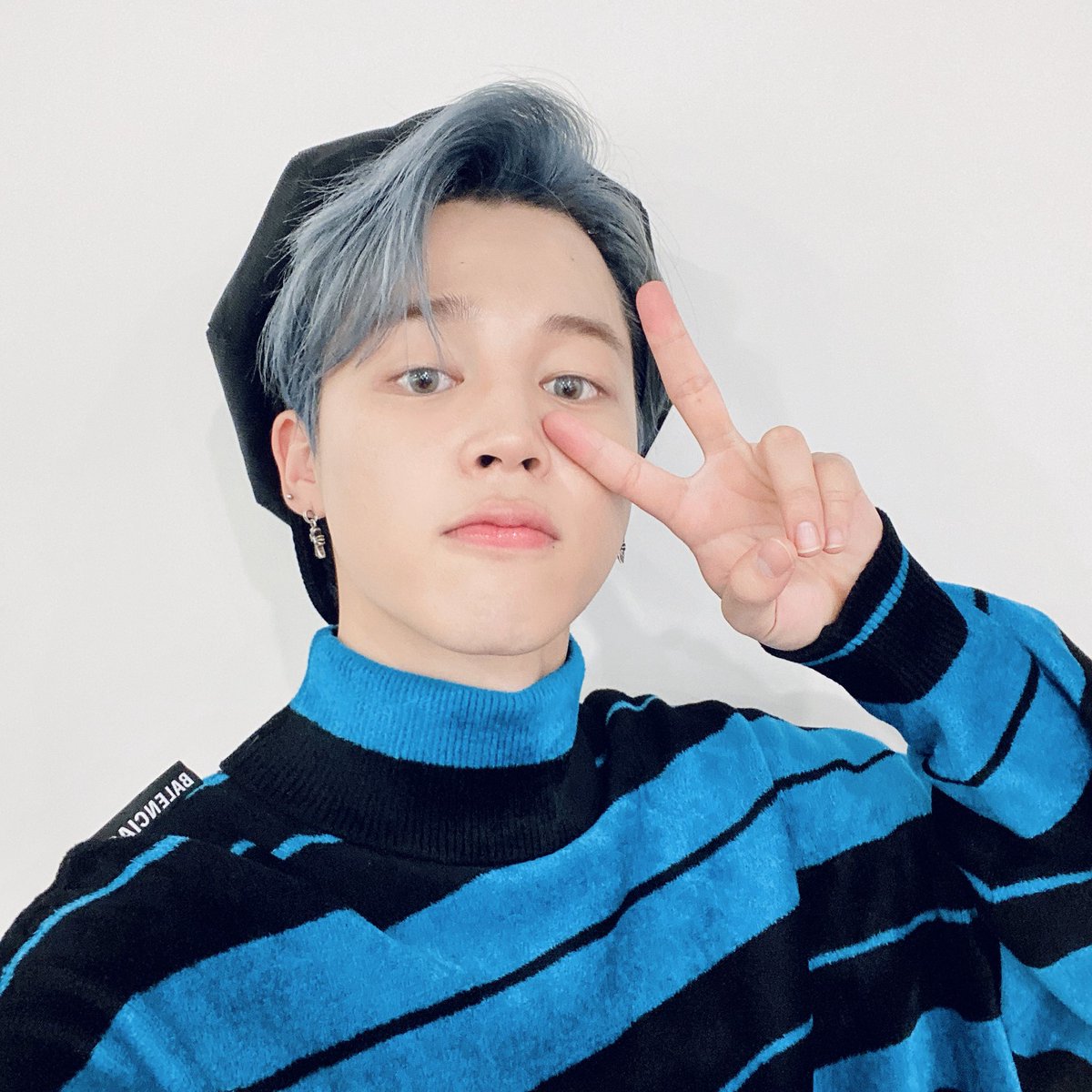 Army55357481's tweet photo. Baby 💜
#ARMYSelcaDay https://t.co/AkeDNUKY9b