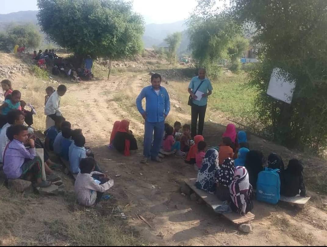 40_Ronda's tweet photo. #Yemen

These are the children of Yemen. This is how they study and recieve their education after the coalition targetted Yemen's schools.

#WeStandWithYemen
#WeStandWithHumanity

Demand Congress stop appropriating funds to the Saudi Coalition in a war Congress never voted for! https://t.co/VoVkmWpB1z
