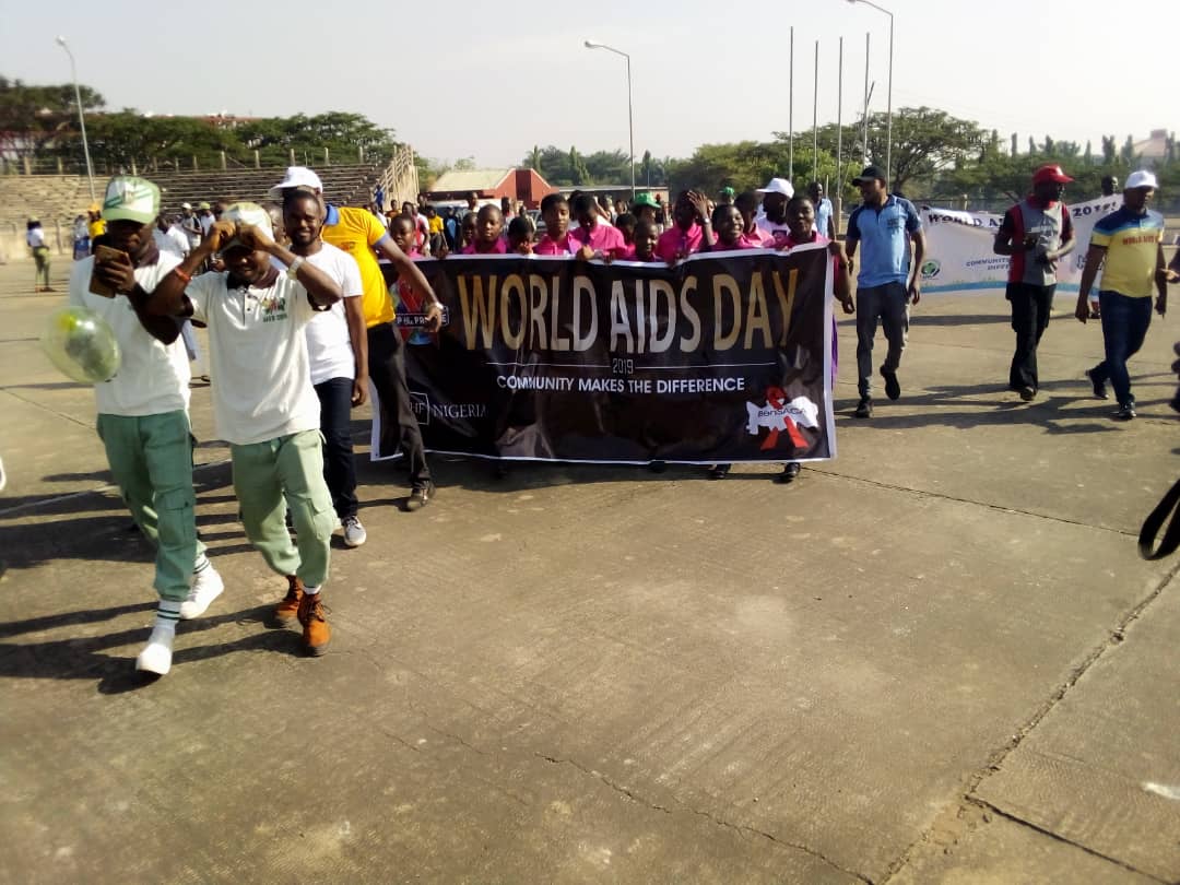 BENSACA1's tweet photo. @BENSACA1 COMMEMORATES 2019 WORLD AIDS DAY IN MAKURDI, BENUE STATE

This year's Celebration was tagged "COMMUNITIES MAKE THE DIFFERENCE" &amp; characterised by a Rally &amp; the Commemoration Ceremony which hosted Benue people from all works of life at IBB Square, Makurdi.
@NACANigeria https://t.co/ztFHpxogk1