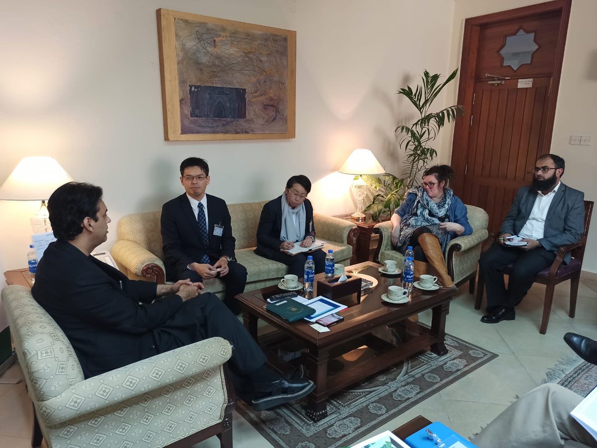 QtarEVM's tweet photo. Muhammad Usman Dar, Special Assistant to Prime Minister (SAPM) on Youth Affairs held a meeting with a delegation from embassy of Japan including Tokita Yuji and Doi Takemi along with UNDP's representatives Ignacio Artaza and Laura Sheridan. 

#kamyabjawan https://t.co/UlrRgRHhDt