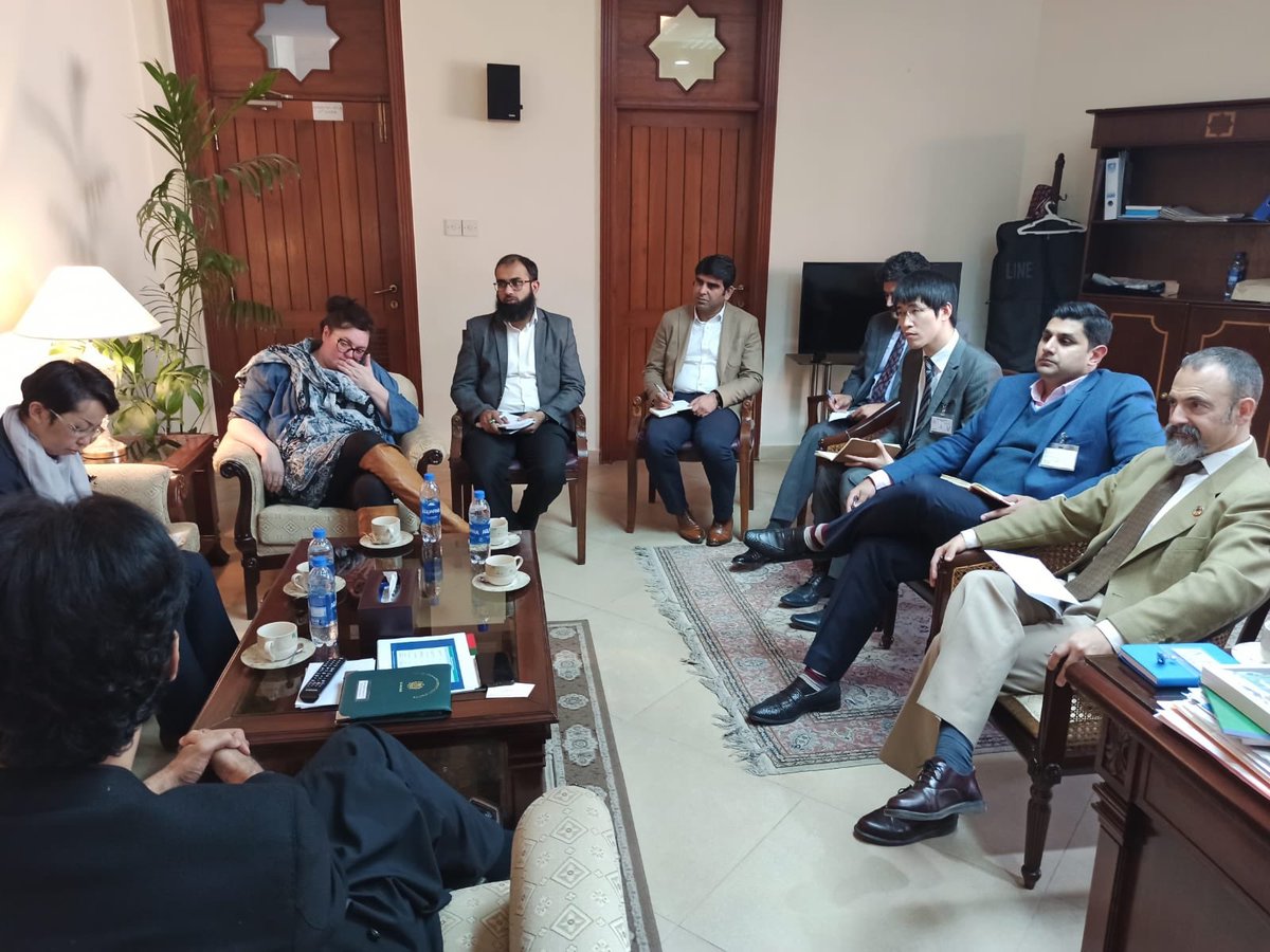 QtarEVM's tweet photo. Muhammad Usman Dar, Special Assistant to Prime Minister (SAPM) on Youth Affairs held a meeting with a delegation from embassy of Japan including Tokita Yuji and Doi Takemi along with UNDP's representatives Ignacio Artaza and Laura Sheridan. 

#kamyabjawan https://t.co/UlrRgRHhDt