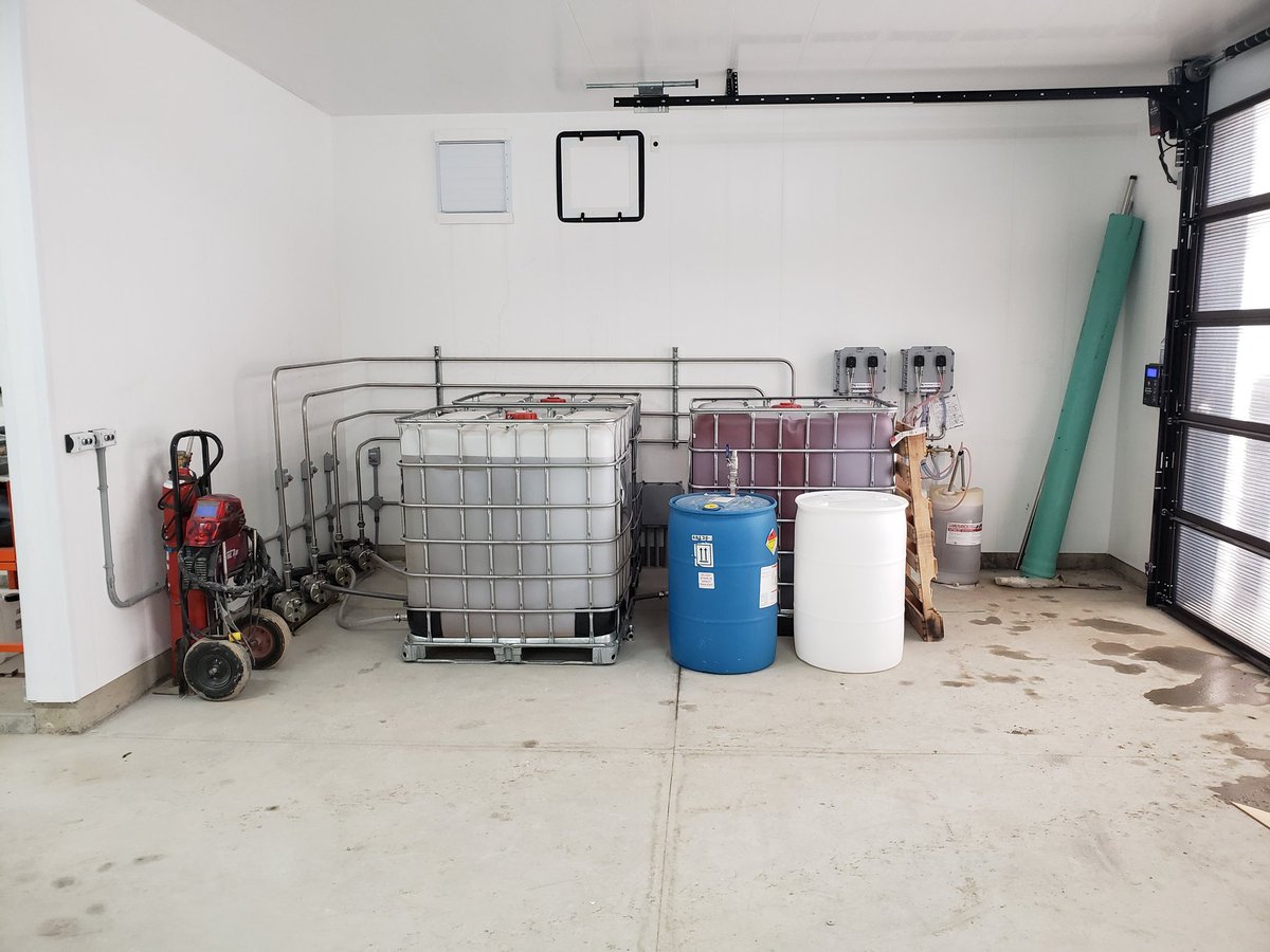 TheRobotDoc's tweet image. Hours aways for this 12 Robot barn start. @Avonbank_Ag @DairyRobot