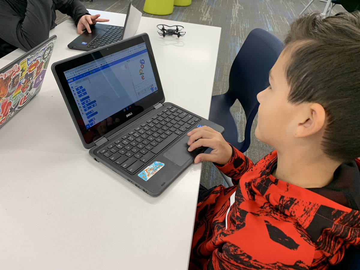 MrsQ_HMS's tweet photo. #HourOfCode Day with my 6th grade @HeritageBroncos & @JoeParthemore #WeAreHMS #WeAreBroncos #gcisdlib #Codrones @codeorg https://t.co/ANrW4xDjLU