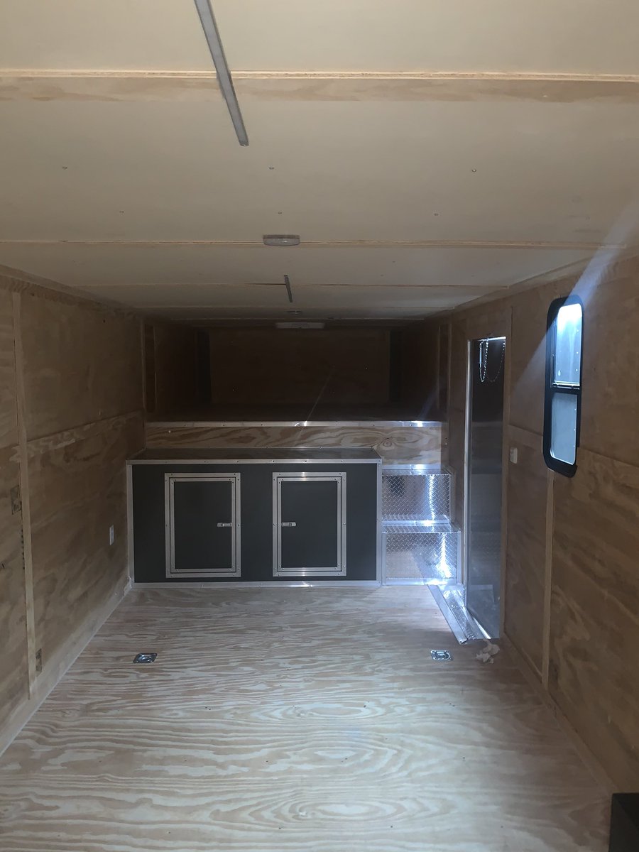 WENDYwow5's tweet photo. $15k 
32’ w/ ac, electric and 2 operating windows #gooseneck #trailer #converting #goosetrailer #fifthwheel #5thwheel (478)400-1388 https://t.co/11voer0vYG