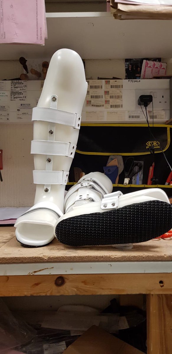 DevoteeBraces's tweet photo. New leg braces made for a client 
#legbrace #cast #legcast #devotee https://t.co/uBxCgTYH3P
