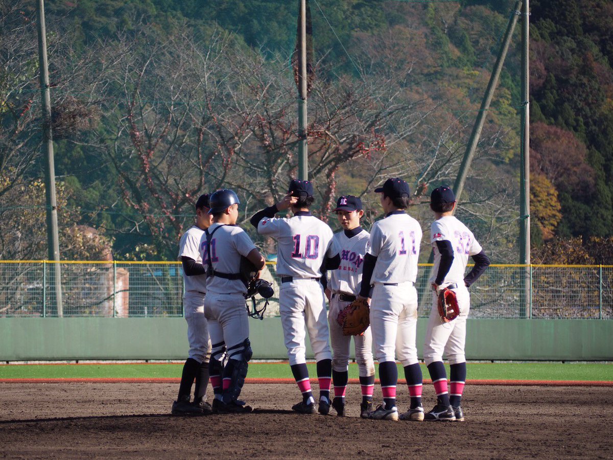 秋季リーグ戦：12月1日 @天竜球場

東海大海 000 000 000 3 計3 H6 E0
日大国際 000 000 000 1 計1 H5 E0

大澤ー見良津

秋季リーグ最終戦。タイブレークまで持ち込んだが惜しくも黒星でした
3年生の最後まで諦めずにプレーしてる姿はかっこよかったです。お疲れ様でした。ありがとうございました！