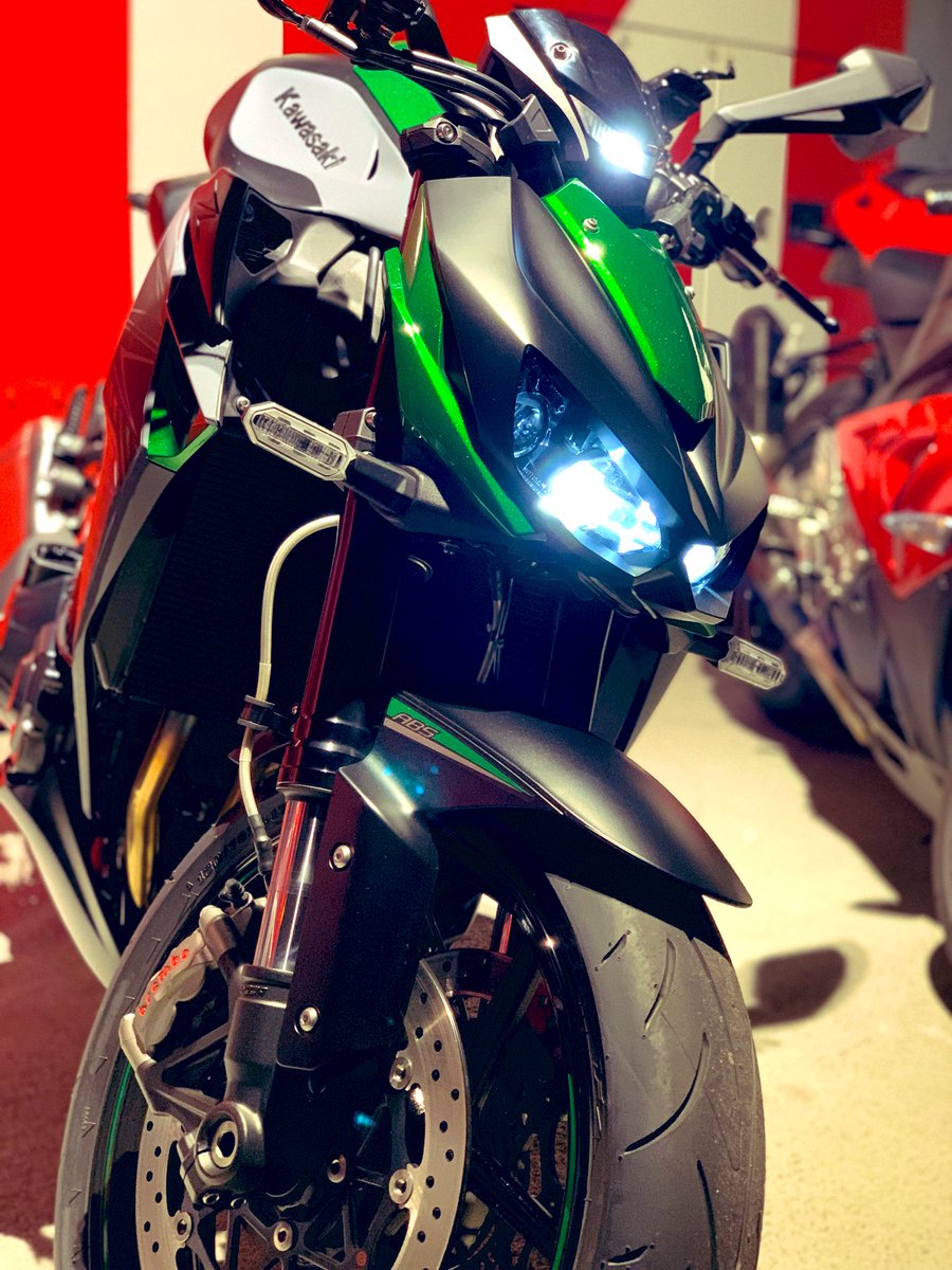 納車おめでとう🎊🎉㊗️
周りリッターしかおらんやん。ぴえん
負けてへんけどな。
@MGNA250_nabe