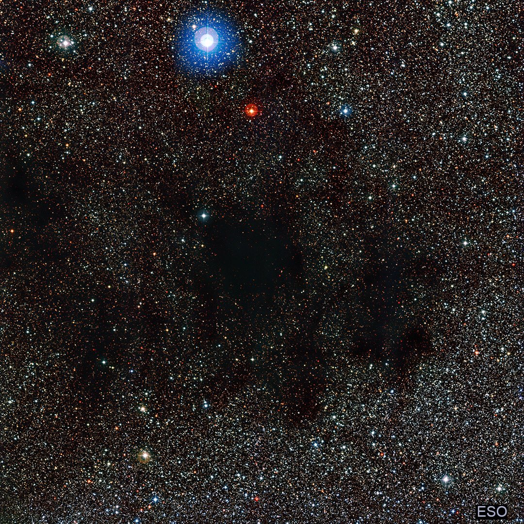 Right #now Chandra is studying #stars in Crux! ✨ Nearby in the sky is the Coalsack, a #dark nebula about 35 light years across, part of which can be seen here. Dark nebulae are interstellar clouds so thick with dust that they block visible light emitted from objects behind them!