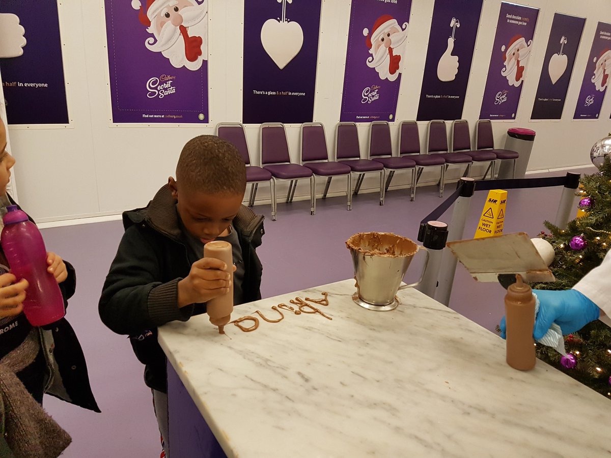 HPA_Philip_Lane's tweet image. Yr4 Cadbury World 🍫 So excited to be learning about and eating chocolate. #Yummy #HPAPLTrips @HarrisFed
