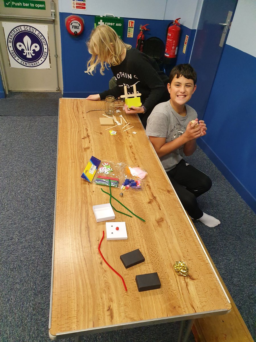 1stWargrave's tweet photo. Monday #Wargrave Scouts had fun #MakingAndDoing at our Christmas Creative Evening in the hut! #SkillsForLife https://t.co/c1LotvoEKL