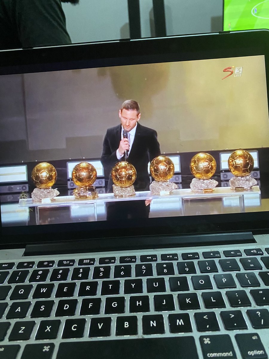 Benassi_ef's tweet photo. Don’t say anything, just retweet so they can count. 
#BallonDor2019 #MESSI #messix https://t.co/Am3y3hmcTH