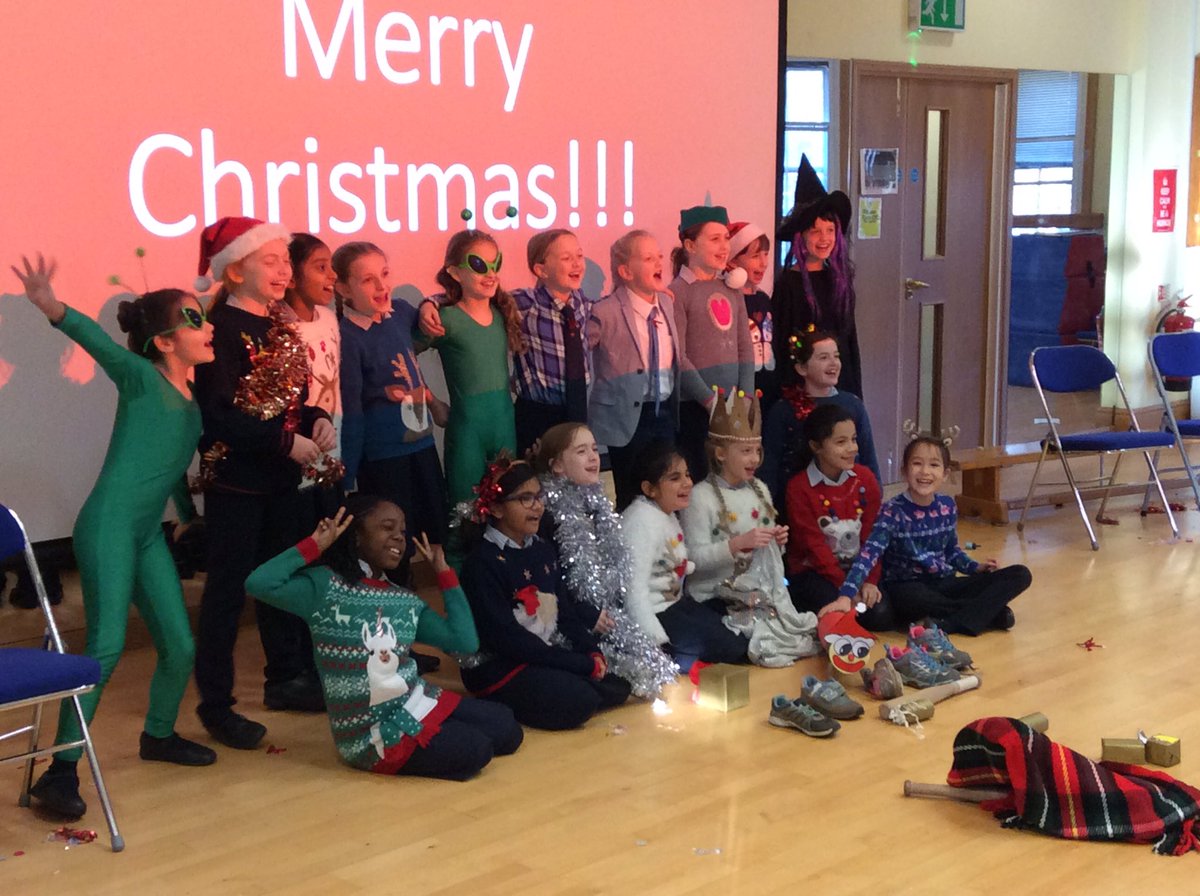 4V had so much to tell our alien visitors about Christmas traditions around the world! #scholarship
