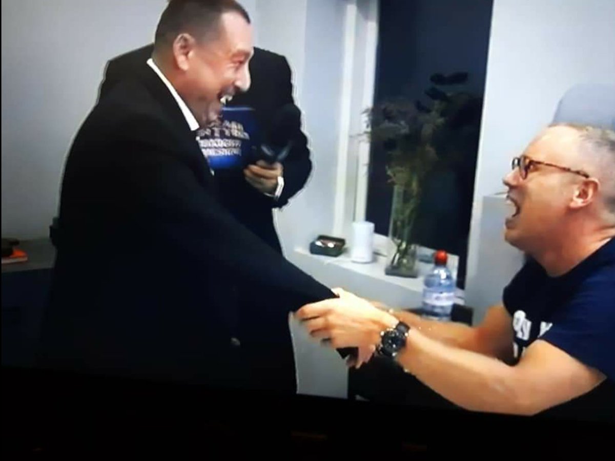 RingwoodC's tweet photo. Love how excited Judge Rinder was when he met @leemacdonald . To be fair, I'd be more than ecstatic to wake up and find him in my room. https://t.co/6fd2ZQVliz