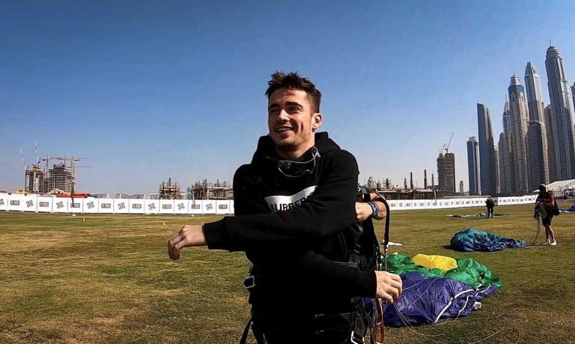 ScuderiaFansF1's tweet photo. Charles Leclerc and Giuliano Alesi - Skydiving experience in Abu Dhabi 😊😀🤗

#ScuderiaFans #ForzaFerrari #essereFerrari 🔴 https://t.co/zzZNcHWPwg