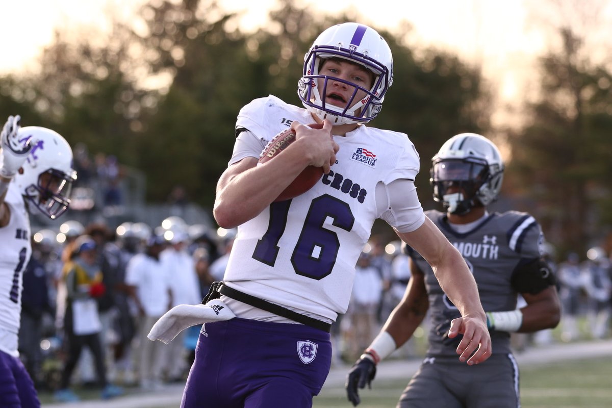 Great game by @matt_considine1 for the <a href="/HCrossFB/">Holy Cross Football</a> team even though they came up short. 4 total TDs with 3 in the air and 1 on the ground! Way to show the <a href="/DeBartoloSportU/">DeBartolo Sports</a> young guys how it’s done! <a href="/QBclub12/">Joe Dickinson</a> <a href="/bhernyscoutguy/">Brian Herny</a> @walkersports_ <a href="/NFL/">NFL</a> @PatriotLeagueFB <a href="/teamwalkerjax/">Team WALKER</a>