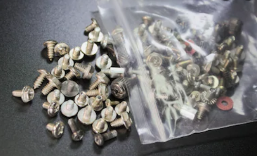 RedRoverStorage's tweet image. #MovingTipMonday Keep sandwich bags handy for holding any small parts of things you have to take apart, like curtain rods or mounted flat-screen TVs. #RedRover #FetchableStorage 
More Tips at: ow.ly/PlES50w2kI8