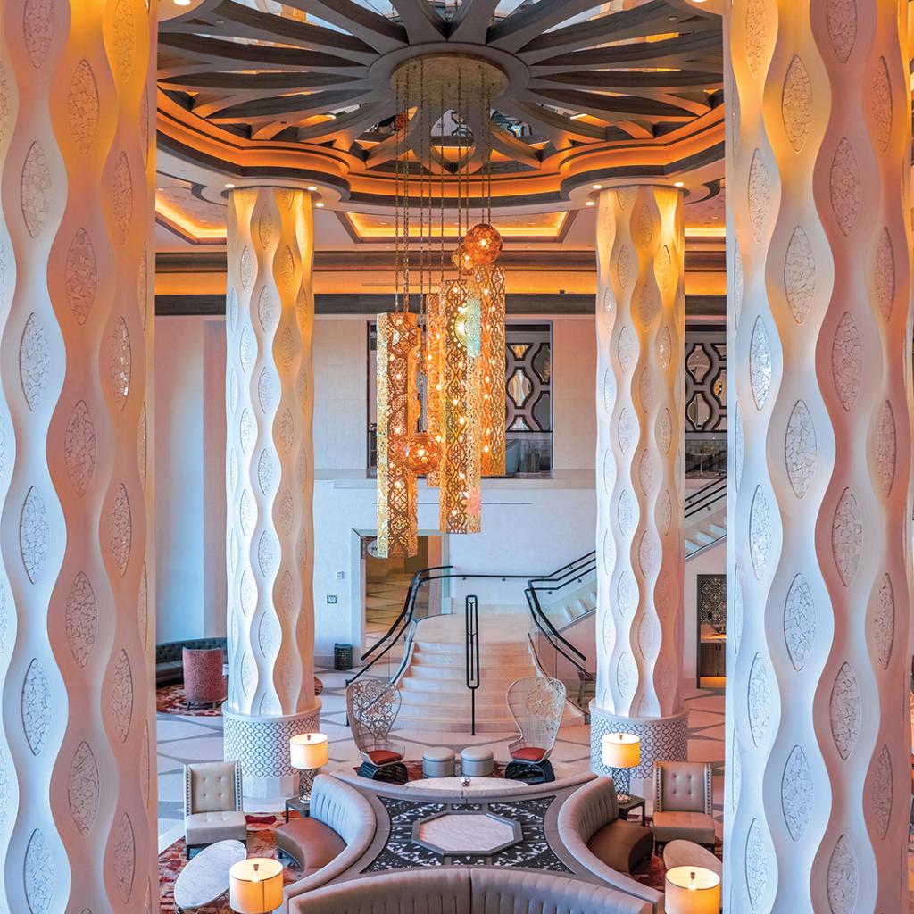 DisneyMeeting's tweet image. #MeetingProfs - Enjoy relaxing in the Barcelona Lounge located in Gran Destino Tower at Disney’s Coronado Springs Resort. Featuring unique seating &amp;amp; a stunning chandelier, this spot offers gourmet pours to suit all your attendees' tastes. ✨ Read More: bit.ly/2xzzEw7