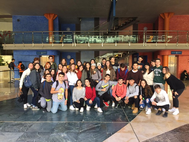 IColegiales's tweet photo. Nuestro alumnado de 1º de Bachillerato asistió el pasado 29 de noviembre a Talent Woman España celebrado en Málaga  en el Palacio de Ferias y Congresos. Allí participaron en charlas y talleres que dan voz  al trabajo de las mujeres en Ciencias, Tecnología, Ingeniería o Arte. https://t.co/N8yRuOTewf