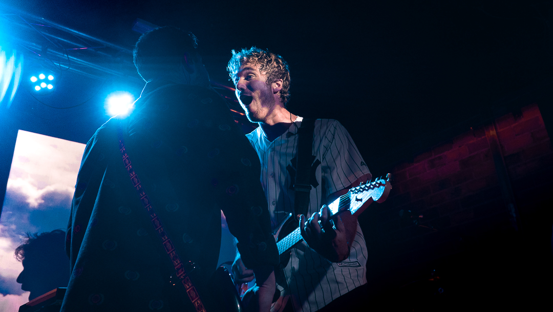 Pequeña apreciación de las caras de Gabi mientras Julio se marca un solo